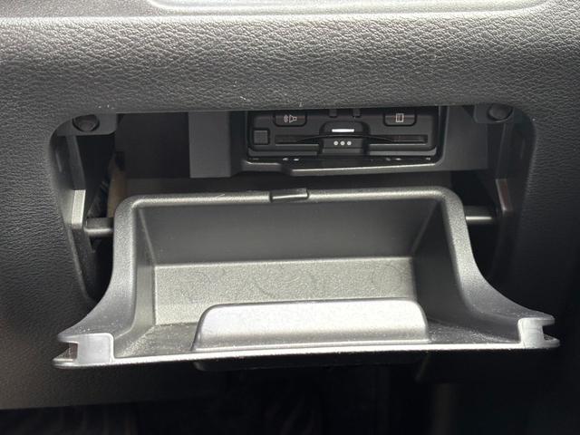 セレナ ハイウェイスターＶ　ナビ　ＥＴＣ　バックカメラ　スマートキー　横滑り防止装置　衝突回避軽減　両側電動スライドドア　ＬＥＤヘッドライト　フォグランプ　ＰＳ　ＰＷ　ＡＢＳ（15枚目）