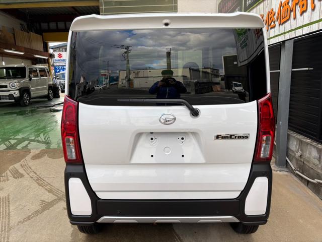 タント ファンクロスターボ　オプションカラー　新車（6枚目）