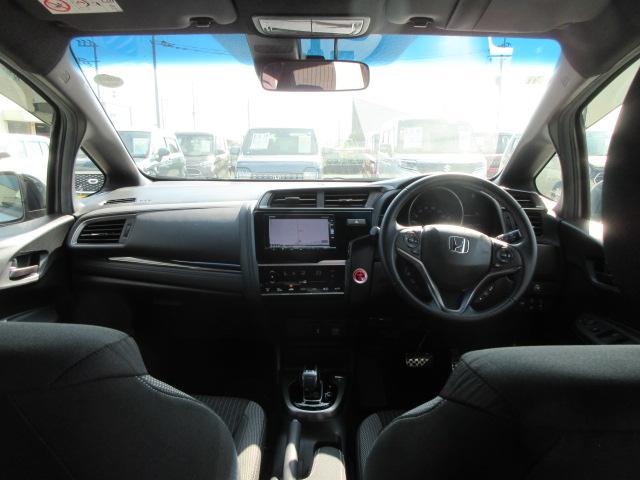 フィットハイブリッド Ｓ　ホンダセンシング　２年保証　メモリーナビ　フルセグ　バックカメラ　ホンダセンシング　ＬＥＤヘッドライト　ＥＴＣ　ドラレコ（4枚目）