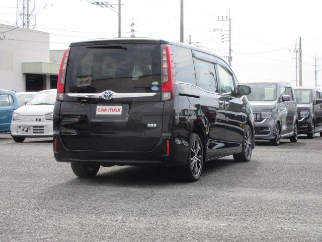 エスクァイア ハイブリッドＧｉ　２年保証　メモリーナビ　フルセグ　バックカメラ　トヨタセーフティセンス　シートヒーター　ＬＥＤヘッドライト　ドラレコ　ＥＴＣ　１７インチアルミホイール（2枚目）