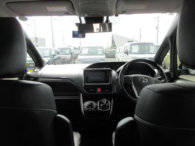 エスクァイア ハイブリッドＧｉ　２年保証　メモリーナビ　フルセグ　バックカメラ　トヨタセーフティセンス　シートヒーター　ＬＥＤヘッドライト　ドラレコ　ＥＴＣ　１７インチアルミホイール（4枚目）