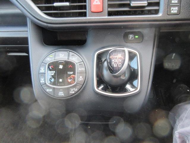 ヴォクシー ハイブリッドＺＳ　２年保証　メモリーナビ　フルセグ　バックカメラ　ＴＯＹＯＴＡセーフティセンス　ＬＥＤライト　ＥＴＣ　片側電動スライドドア（11枚目）