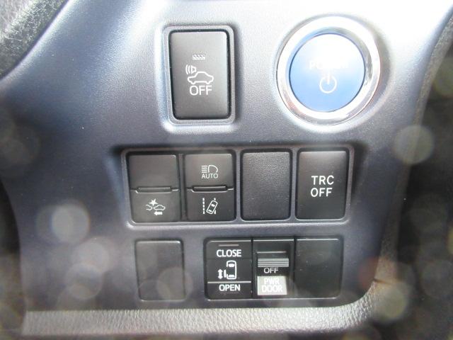 ヴォクシー ハイブリッドＺＳ　２年保証　メモリーナビ　フルセグ　バックカメラ　ＴＯＹＯＴＡセーフティセンス　ＬＥＤライト　ＥＴＣ　片側電動スライドドア（12枚目）