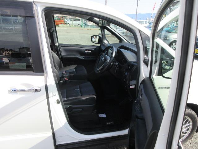 ヴォクシー ハイブリッドＺＳ　２年保証　メモリーナビ　フルセグ　バックカメラ　ＴＯＹＯＴＡセーフティセンス　ＬＥＤライト　ＥＴＣ　片側電動スライドドア（17枚目）