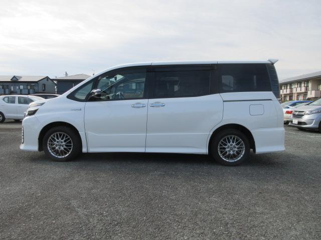 ヴォクシー ハイブリッドＺＳ　２年保証　メモリーナビ　フルセグ　バックカメラ　ＴＯＹＯＴＡセーフティセンス　ＬＥＤライト　ＥＴＣ　片側電動スライドドア（22枚目）