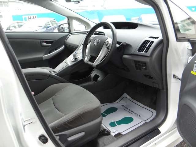 プリウス Ｓ　ＳＤナビ　地デジワンセグ　ハイブリッドバッテリーリビルド済　ＥＴＣ　アルミホイール　盗難防止装置　スマートキー　プッシュスタート　オートエアコン　フォグランプ（21枚目）