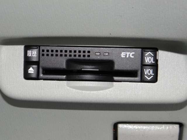 プリウス Ｓツーリングセレクション　ＨＤＤナビ　地デジフルセグ　ハイブリッドバッテリーリビルド済　Ｂｌｕｅｔｏｏｔｈ　ＤＶＤ再生　バックカメラ　ＥＴＣ　フォグランプ　アルミホイール　スマートキー（24枚目）