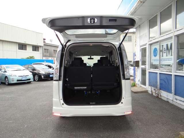 セレナ ハイウェイスター　Ｓ－ハイブリッド　ＳＤナビ　地デジフルセグ　バックカメラ　左側電動スライドドア　ＥＴＣ　クルーズコントロール　ハイブリッドバッテリーチェック済　８人乗り　寒冷地仕様（19枚目）