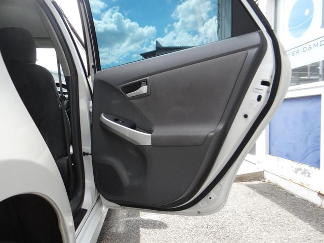 プリウス Ｇ　ＨＤＤナビ　Ｂｌｕｅｔｏｏｔｈ　ハイブリッドバッテリーリビルド済　ＥＴＣ車載器　クルーズコントロール　バックカメラ　アルミホイール　盗難防止装置　スマートキー（10枚目）