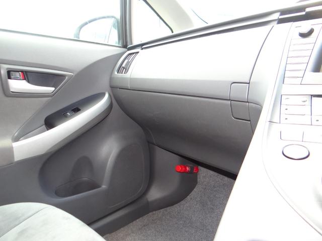 プリウス Ｇ　ＨＤＤナビ　Ｂｌｕｅｔｏｏｔｈ　ハイブリッドバッテリーリビルド済　ＥＴＣ車載器　クルーズコントロール　バックカメラ　アルミホイール　盗難防止装置　スマートキー（14枚目）
