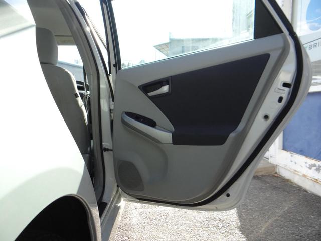 プリウス Ｓ　ＨＤＤナビ　地デジワンセグ　ハイブリッドバッテリーリビルド済　バックカメラ　ＥＴＣ車載器　スマートキー　プッシュスタート　オートエアコン（10枚目）