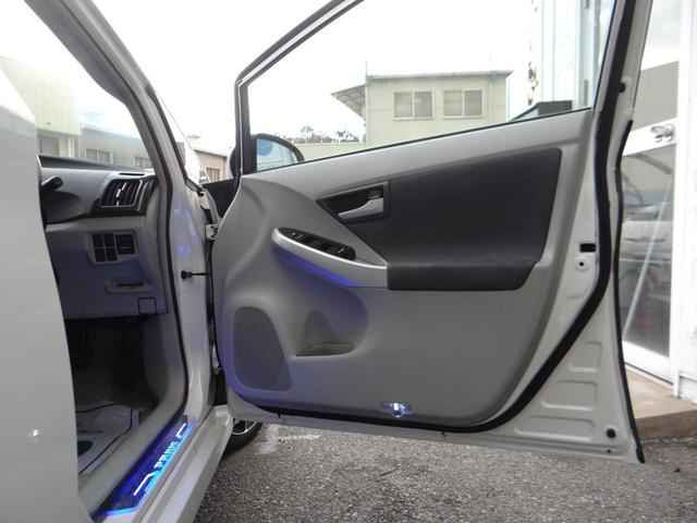 プリウス Ｓ　ＨＤＤナビ　地デジフルセグ　ハイブリッドバッテリーリビルド済　Ｂｌｕｅｔｏｏｔｈ　ＤＶＤ再生　ＥＴＣ車載器　盗難防止装置　フォグランプ　社外アルミホイール　スマートキー　オートエアコン（10枚目）