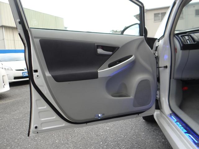 プリウス Ｓ　ＨＤＤナビ　地デジフルセグ　ハイブリッドバッテリーリビルド済　Ｂｌｕｅｔｏｏｔｈ　ＤＶＤ再生　ＥＴＣ車載器　盗難防止装置　フォグランプ　社外アルミホイール　スマートキー　オートエアコン（15枚目）