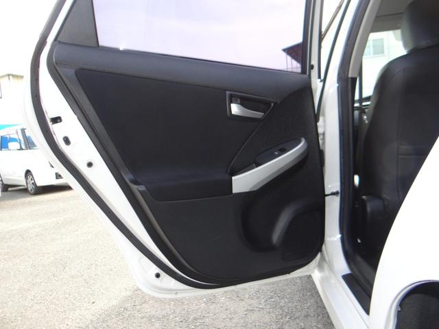 プリウス Ｌ　後期型　ＳＤナビ　フルセグＴＶ　ハイブリッドバッテリーリビルド済　ＥＴＣ車載器　アルミホイール　フォグランプ　オートエアコン（17枚目）