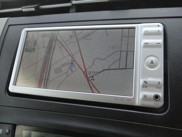 プリウス Ｓ　ＳＤナビ　ワンセグＴＶ　ハイブリッドバッテリーリビルド済　ＥＴＣ車載器　スマートキー　Ｐスタート　アルミホイール　フォグランプ　オートエアコン（7枚目）