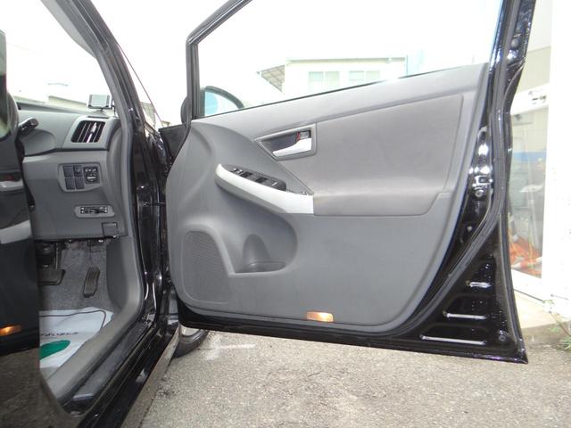 プリウス Ｓ　ＨＤＤナビ　地デジワンセグ　ハイブリッドバッテリーリビルド済　ＥＴＣ車載器　バックカメラ　アルミホイール　盗難防止装置　スマートキー　Ｐスタート　フォグランプ（10枚目）