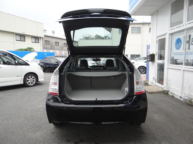 プリウス Ｓ　ＨＤＤナビ　地デジワンセグ　ハイブリッドバッテリーリビルド済　ＥＴＣ車載器　バックカメラ　アルミホイール　盗難防止装置　スマートキー　Ｐスタート　フォグランプ（13枚目）