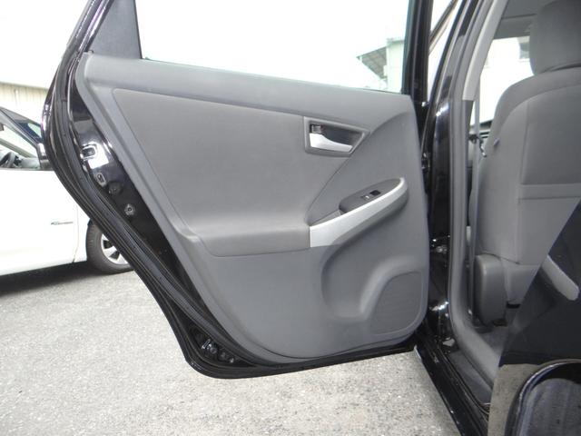 プリウス Ｓ　ＨＤＤナビ　地デジワンセグ　ハイブリッドバッテリーリビルド済　ＥＴＣ車載器　バックカメラ　アルミホイール　盗難防止装置　スマートキー　Ｐスタート　フォグランプ（17枚目）