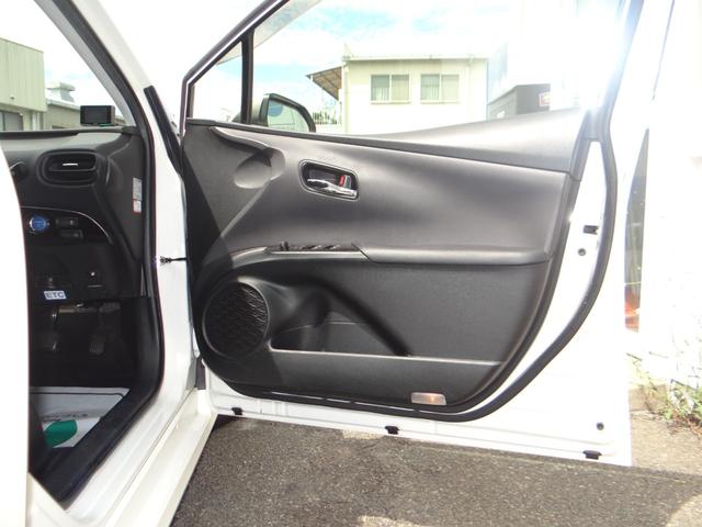 プリウス Ｓ　ＳＤナビ　地デジフルセグ　ハイブリッドバッテリーリビルド済　Ｂｌｕｅｔｏｏｔｈ　バックカメラ　ＥＴＣ車載器　スマートキー　盗難防止装置　オートエアコン（10枚目）