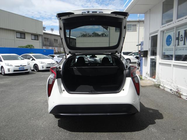 プリウス Ｓ　ＳＤナビ　地デジフルセグ　ハイブリッドバッテリーリビルド済　Ｂｌｕｅｔｏｏｔｈ　バックカメラ　ＥＴＣ車載器　スマートキー　盗難防止装置　オートエアコン（13枚目）