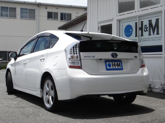 プリウス Ｓツーリングセレクション　ＳＤナビ　地デジワンセグ　ハイブリッドバッテリーリビルド済　バックカメラ　ＥＴＣ車載器　スマートキー　盗難防止装置　アルミホイール　オートエアコン（4枚目）