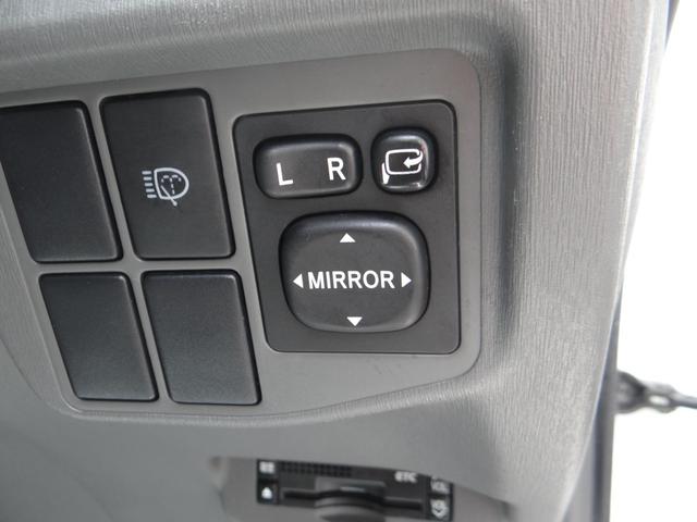 プリウス Ｓツーリングセレクション　ＳＤナビ　地デジワンセグ　ハイブリッドバッテリーリビルド済　バックカメラ　ＥＴＣ車載器　スマートキー　盗難防止装置　アルミホイール　オートエアコン（9枚目）