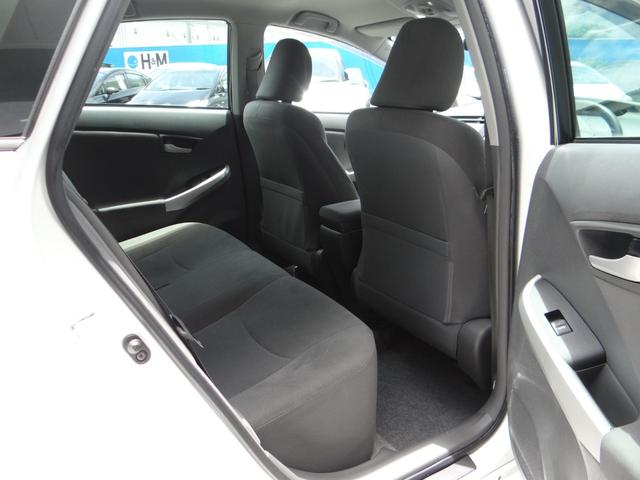 プリウス Ｓツーリングセレクション　ＳＤナビ　地デジワンセグ　ハイブリッドバッテリーリビルド済　バックカメラ　ＥＴＣ車載器　スマートキー　盗難防止装置　アルミホイール　オートエアコン（11枚目）