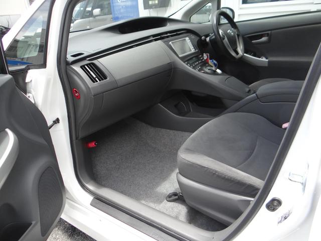 プリウス Ｓツーリングセレクション　ＳＤナビ　地デジワンセグ　ハイブリッドバッテリーリビルド済　バックカメラ　ＥＴＣ車載器　スマートキー　盗難防止装置　アルミホイール　オートエアコン（14枚目）