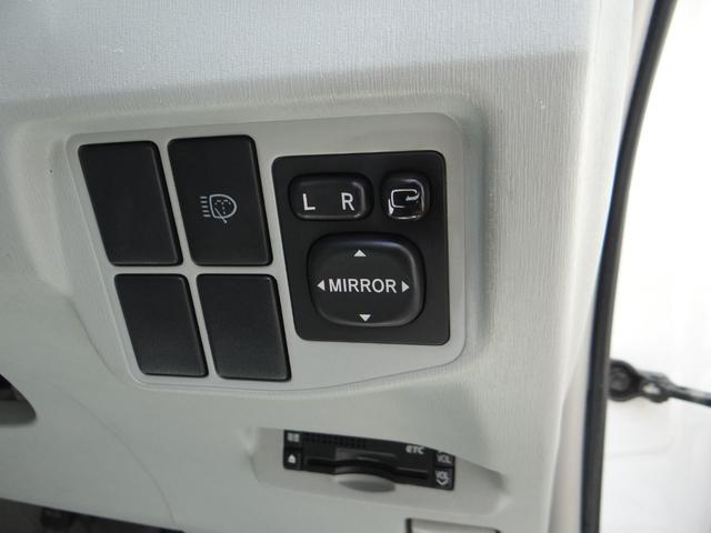 プリウス Ｓツーリングセレクション　ＳＤナビ　地デジフルセグ　ハイブリッドバッテリーリビルド済み　バックカメラ　Ｂｌｕｅｔｏｏｔｈ　ＥＴＣ車載器　スマートキー　盗難防止装置　アルミホイール（9枚目）