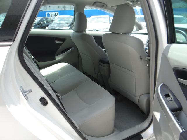 プリウス Ｓツーリングセレクション　ＳＤナビ　地デジフルセグ　ハイブリッドバッテリーリビルド済み　バックカメラ　Ｂｌｕｅｔｏｏｔｈ　ＥＴＣ車載器　スマートキー　盗難防止装置　アルミホイール（11枚目）