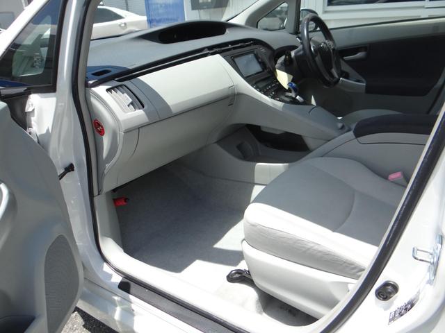 プリウス Ｓツーリングセレクション　ＳＤナビ　地デジフルセグ　ハイブリッドバッテリーリビルド済み　バックカメラ　Ｂｌｕｅｔｏｏｔｈ　ＥＴＣ車載器　スマートキー　盗難防止装置　アルミホイール（14枚目）