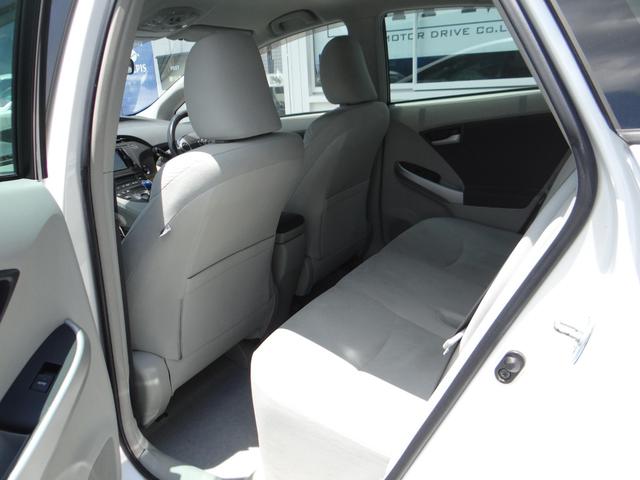 プリウス Ｓツーリングセレクション　ＳＤナビ　地デジフルセグ　ハイブリッドバッテリーリビルド済み　バックカメラ　Ｂｌｕｅｔｏｏｔｈ　ＥＴＣ車載器　スマートキー　盗難防止装置　アルミホイール（16枚目）