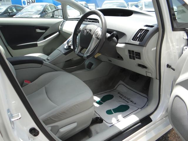 プリウス Ｓツーリングセレクション　ＳＤナビ　地デジフルセグ　ハイブリッドバッテリーリビルド済み　バックカメラ　Ｂｌｕｅｔｏｏｔｈ　ＥＴＣ車載器　スマートキー　盗難防止装置　アルミホイール（22枚目）