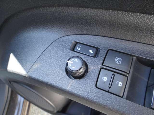 �����ŎԂ𔃂��Ȃ�g���l�I��V�O��W�������Ă��钆���猩�đI�ׂ܂��B�h���C�u���R�[�_�[�A�K���X�R�[�e�B���O�A�ۏ؁A�I�C�������A�^�C�������A���Ԕ���A�ȂǑΉ��\�ł��B