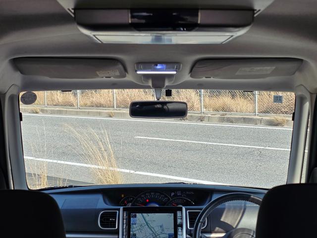 タント カスタムＲＳ　ＳＡ　純正ナビ　フルセグ　バックカメラ　両側パワースライドドア　オートエアコン　スマートキー　プッシュスタート　純正アルミホイール　　衝突安全ブレーキ　ステアリングスイッチ　ＥＴＣ　オートエアコン　ＵＳＢ（18枚目）