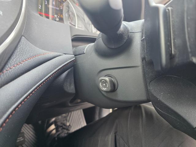 クラウン アスリートＧ　サンルーフ　黒本革シート　純正マルチナビ　純正アルミホイール　レーダクルーズコントロール　ドラレコ　レーザー＆レーダー　バックカメラ　スマートキー　プッシュスタート　ステアリングスイッチ　パワーシート（24枚目）