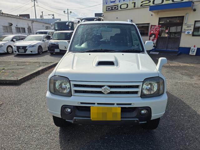 ジムニー ランドベンチャー　４ＷＤ　キーレスエントリー　電動格納ミラー　シートヒーター　オートマ　ＡＢＳ　アルミホイール　衝突安全ボディ　エアコン　パワーウィンドウ　運転席エアバッグ　パールホワイト（4枚目）