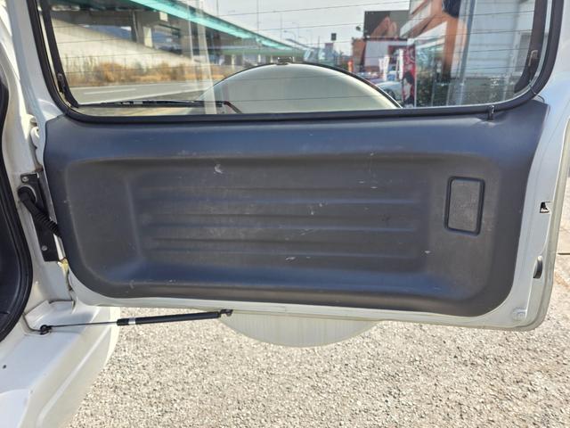 ジムニー ランドベンチャー　４ＷＤ　キーレスエントリー　電動格納ミラー　シートヒーター　オートマ　ＡＢＳ　アルミホイール　衝突安全ボディ　エアコン　パワーウィンドウ　運転席エアバッグ　パールホワイト（14枚目）