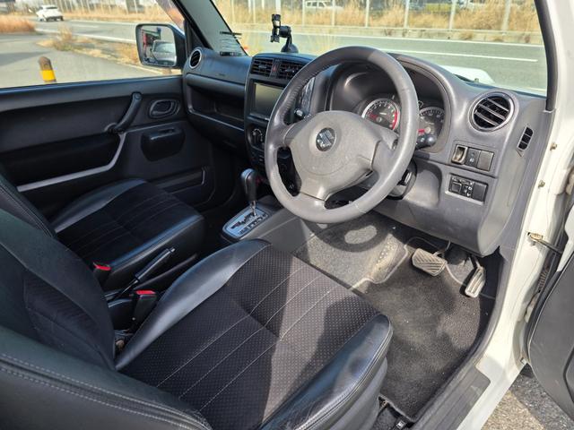 ジムニー ランドベンチャー　４ＷＤ　キーレスエントリー　電動格納ミラー　シートヒーター　オートマ　ＡＢＳ　アルミホイール　衝突安全ボディ　エアコン　パワーウィンドウ　運転席エアバッグ　パールホワイト（25枚目）