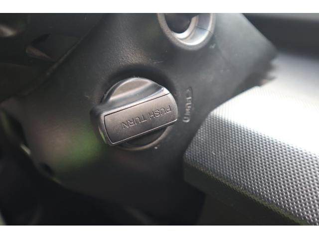 フリード Ｇ　ジャストセレクション　ＥＴＣ　バックカメラ　ナビ　ＴＶ　両側電動スライドドア　ＨＩＤ　スマートキー　電動格納ミラー　後席モニター　３列シート　ＣＶＴ　ＣＤ　ＤＶＤ再生　ＵＳＢ　ミュージックプレイヤー接続可（23枚目）