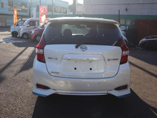 ノート ｅ－パワー　メダリスト　ナビ　全方位カメラ　エアロ　ハーフレザーシート　デジタルインナーミラー（6枚目）