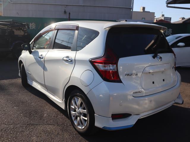 ノート ｅ－パワー　メダリスト　ナビ　全方位カメラ　エアロ　ハーフレザーシート　デジタルインナーミラー（10枚目）