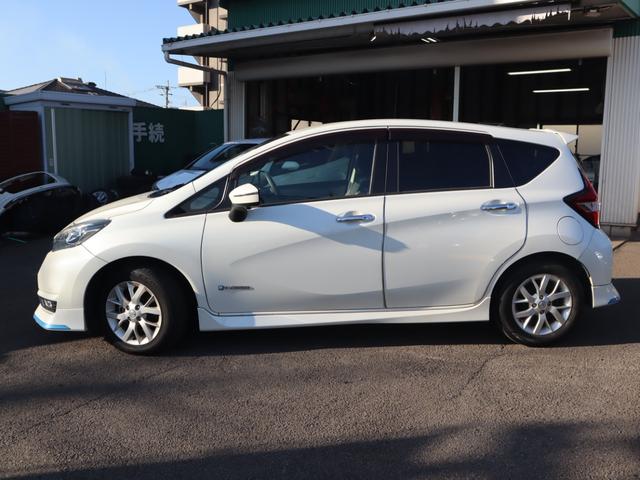 ノート ｅ－パワー　メダリスト　ナビ　全方位カメラ　エアロ　ハーフレザーシート　デジタルインナーミラー（11枚目）