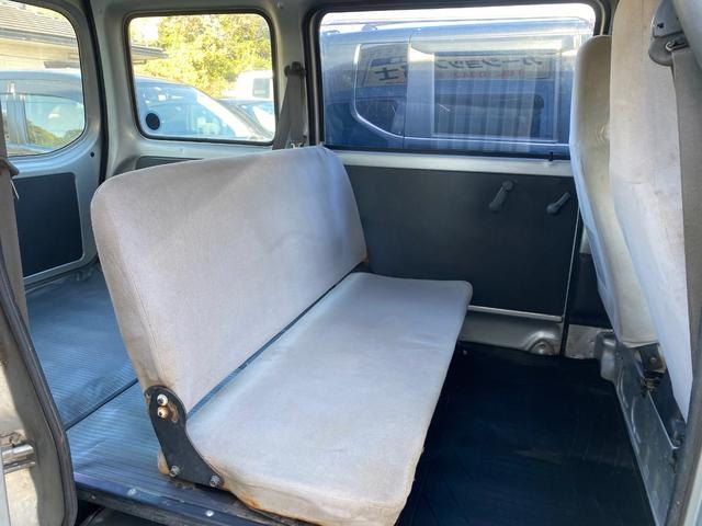 サンバーバン ＶＢ　両側スライドドア・最終型・ＭＴ５速・エアコン・パワステ（15枚目）