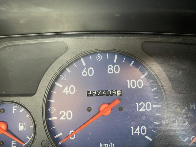 サンバートラック ＴＢ・４ＷＤ・エアコン・５速マニュアル　４ＷＤ・エアコン・３方開・５速マニュアル（9枚目）