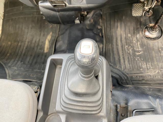 サンバートラック ＴＢ・４ＷＤ・エアコン・５速マニュアル　４ＷＤ・エアコン・３方開・５速マニュアル（10枚目）