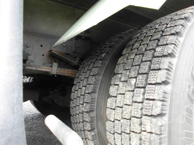 フォワード ４Ｔ　パッカー車　プレス式　押出式　塵芥車　積載１．９Ｔ　新明和　８立米　連続スイッチ（21枚目）