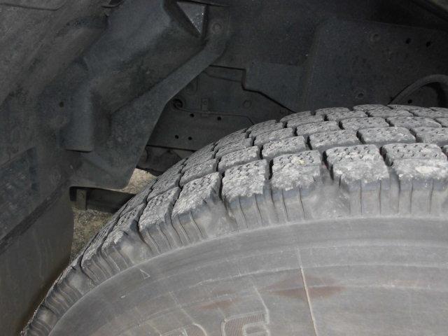 フォワード ４Ｔ　パッカー車　プレス式　押出式　塵芥車　積載１．９Ｔ　新明和　８立米　連続スイッチ（26枚目）