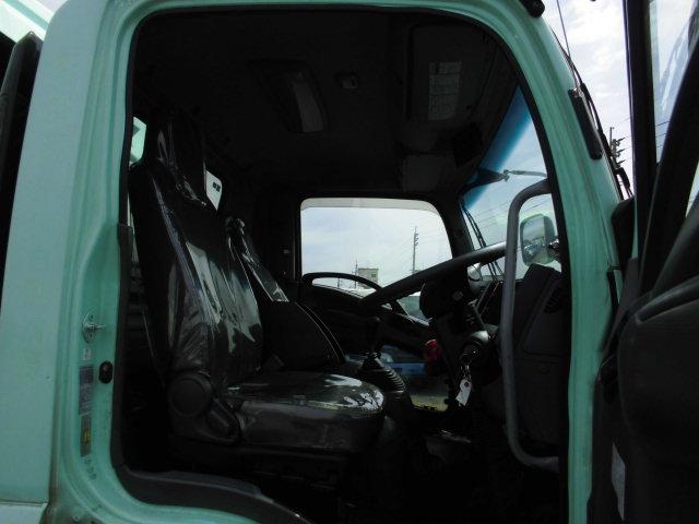 フォワード ４Ｔ　パッカー車　プレス式　押出式　塵芥車　積載１．９Ｔ　新明和　８立米　連続スイッチ（30枚目）