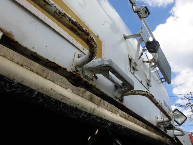 エルフトラック ワイド　３Ｔ　パッカー車　プレス式　塵芥車　６．９立米　連続動作（14枚目）